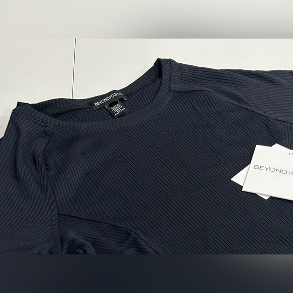 Beyond Yoga Women's Large Silhouette Cropped Tee Black NWT RIbbed Fabric - Picture 5 of 7